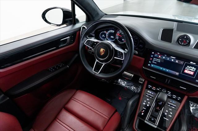 Photo of 2022 White Porsche Cayenne