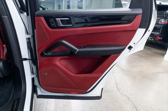 Photo of 2022 White Porsche Cayenne