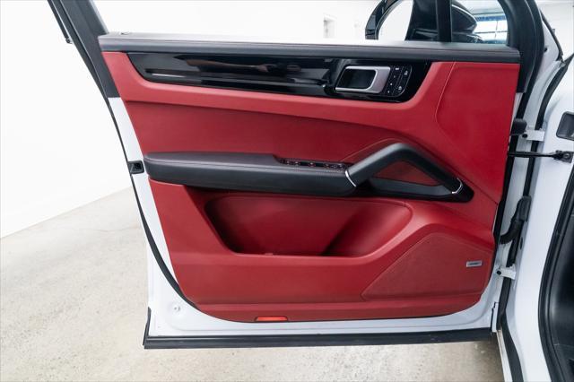 Photo of 2022 White Porsche Cayenne