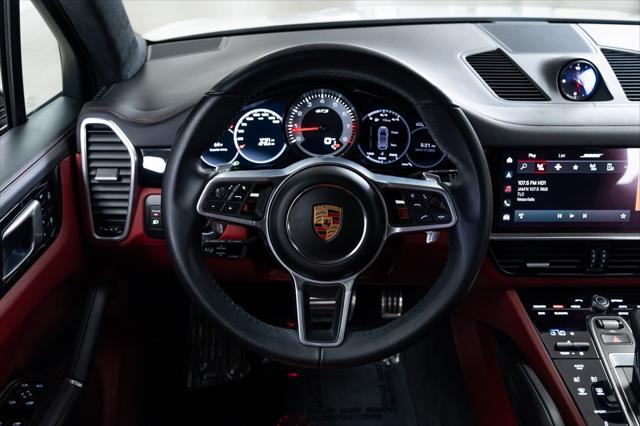 Photo of 2022 White Porsche Cayenne