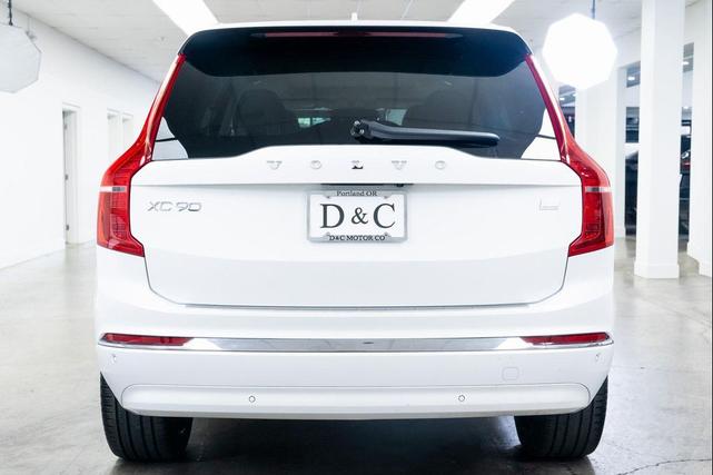Photo of 2024 Crystal White Metallic Volvo XC90 Recharge Plug-In Hybrid