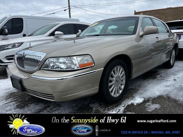 2004 Lincoln Town Car