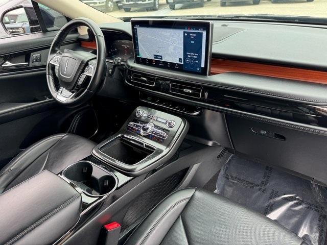 Photo of 2022 Infinite Black Metallic Lincoln Nautilus