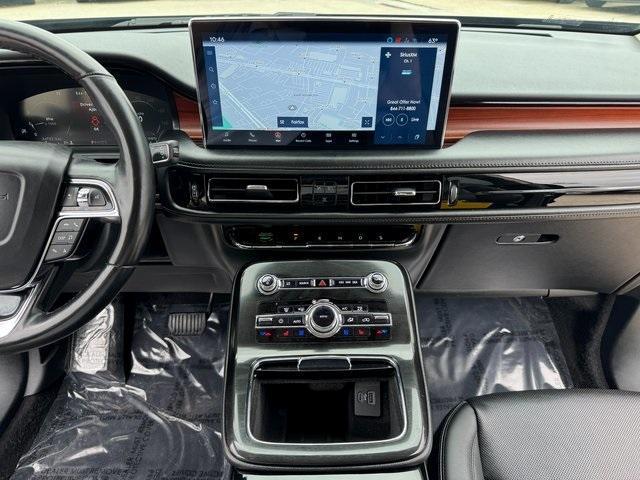 Photo of 2022 Infinite Black Metallic Lincoln Nautilus