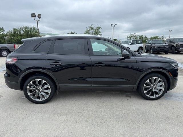 Photo of 2022 Infinite Black Metallic Lincoln Nautilus
