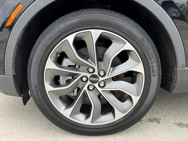 Photo of 2022 Infinite Black Metallic Lincoln Nautilus