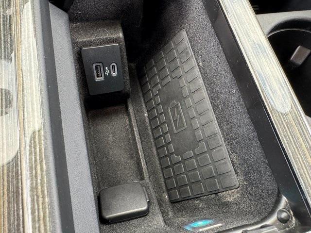 Photo of 2021 Pristine White Lincoln Navigator