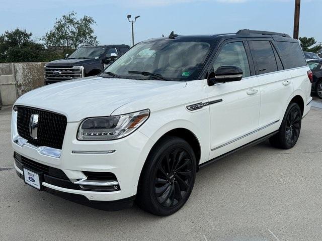 Photo of 2021 Pristine White Lincoln Navigator
