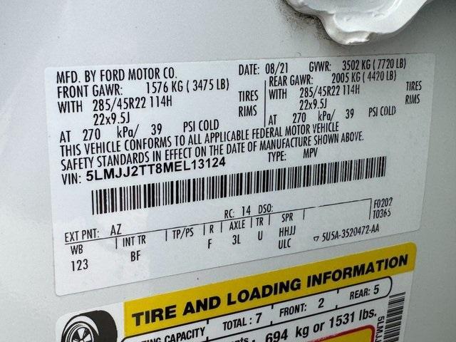 Photo of 2021 Pristine White Lincoln Navigator