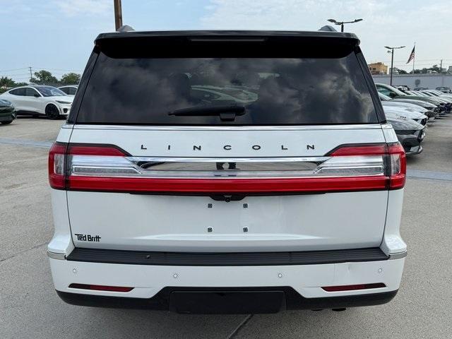 Photo of 2021 Pristine White Lincoln Navigator