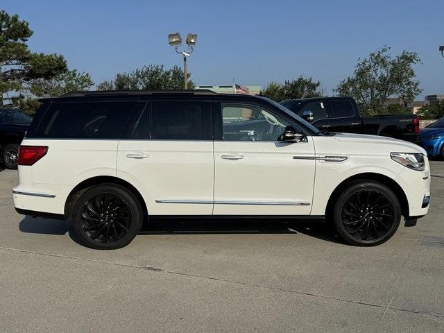 Photo of 2021 Pristine White Lincoln Navigator