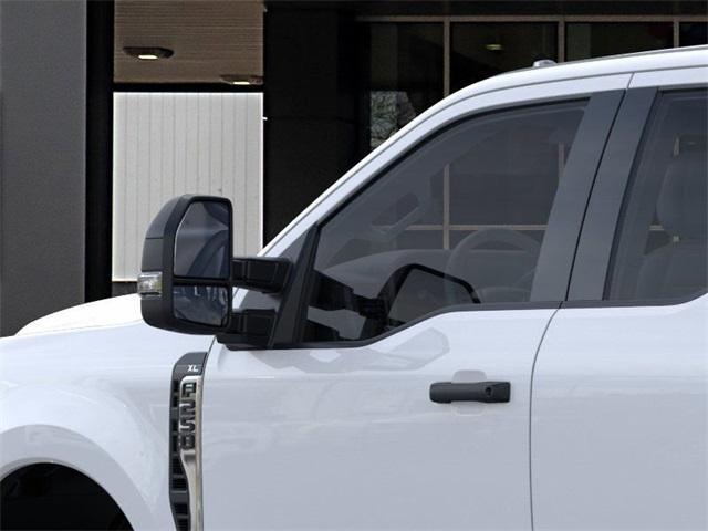 Photo of 2025 Oxford White Ford F-250