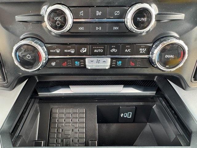 Photo of 2024 Star White Ford F-250