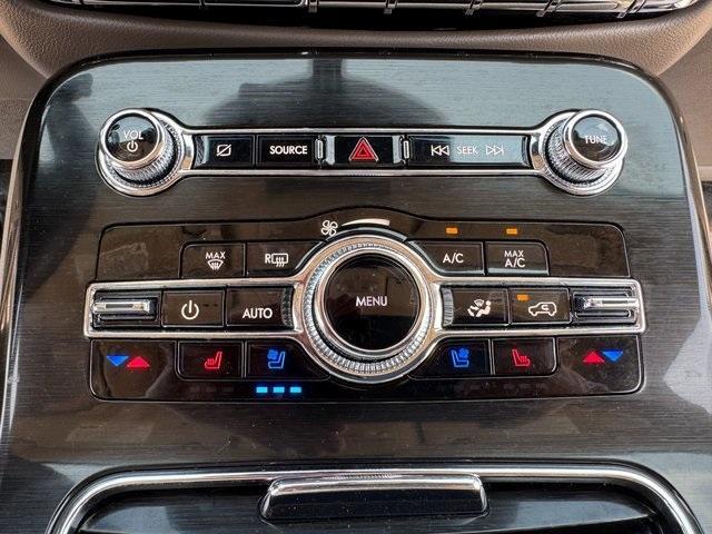 Photo of 2022 Infinite Black Metallic Lincoln Nautilus