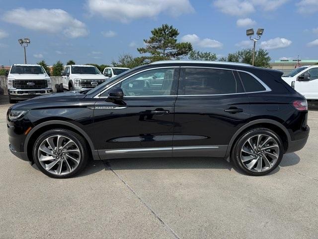 Photo of 2022 Infinite Black Metallic Lincoln Nautilus