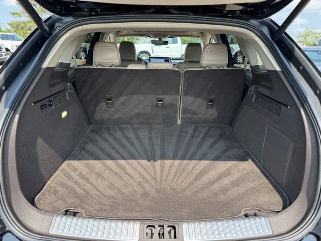 Photo of 2022 Infinite Black Metallic Lincoln Nautilus