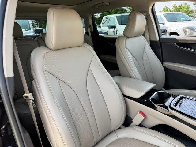 Photo of 2022 Infinite Black Metallic Lincoln Nautilus