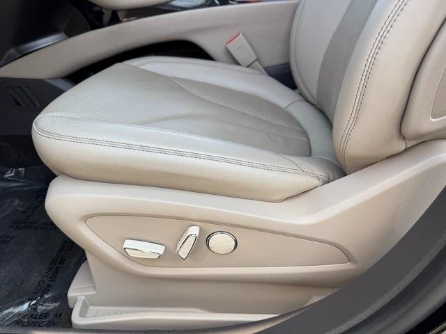 Photo of 2022 Infinite Black Metallic Lincoln Nautilus