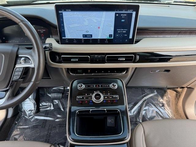 Photo of 2022 Infinite Black Metallic Lincoln Nautilus