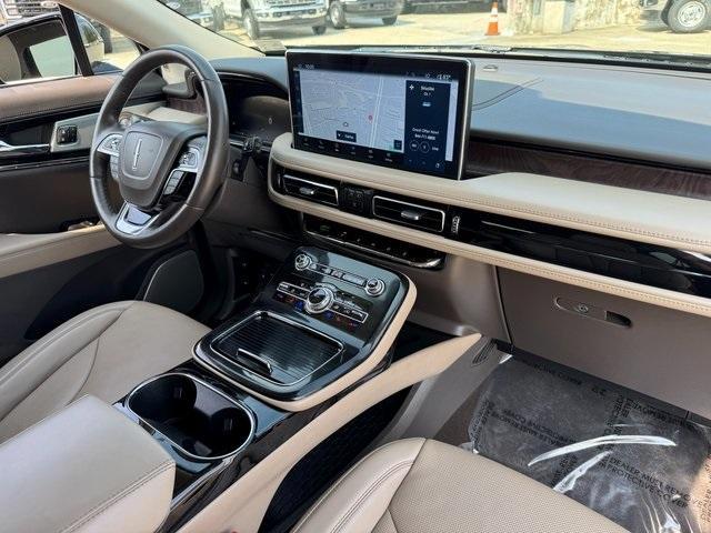 Photo of 2022 Infinite Black Metallic Lincoln Nautilus
