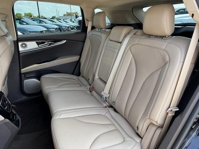 Photo of 2022 Infinite Black Metallic Lincoln Nautilus