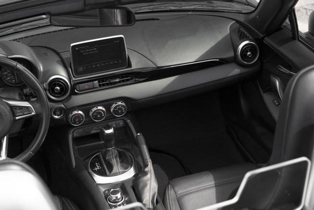Photo of 2018 Forte Black Metallic FIAT 124 Spider
