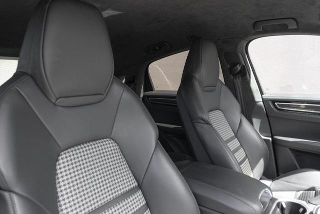 Photo of 2021 Carmine Red Porsche Cayenne