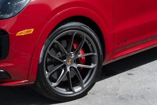 Photo of 2021 Carmine Red Porsche Cayenne