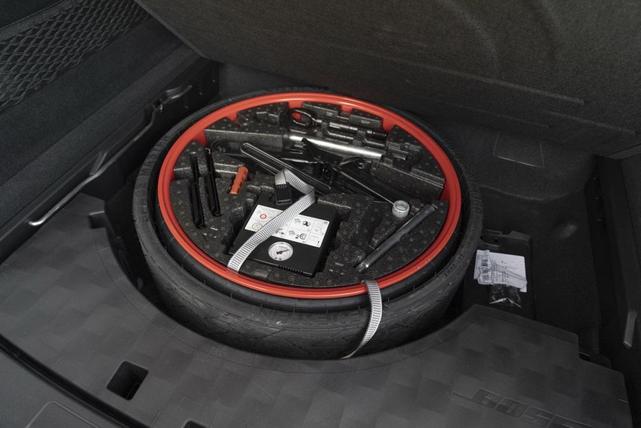 Photo of 2021 Carmine Red Porsche Cayenne