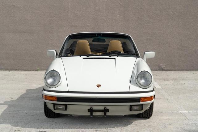 Photo of 1988 White Porsche 911