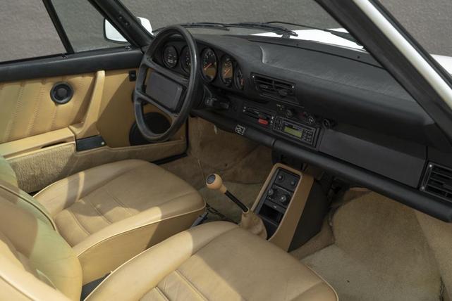 Photo of 1988 White Porsche 911