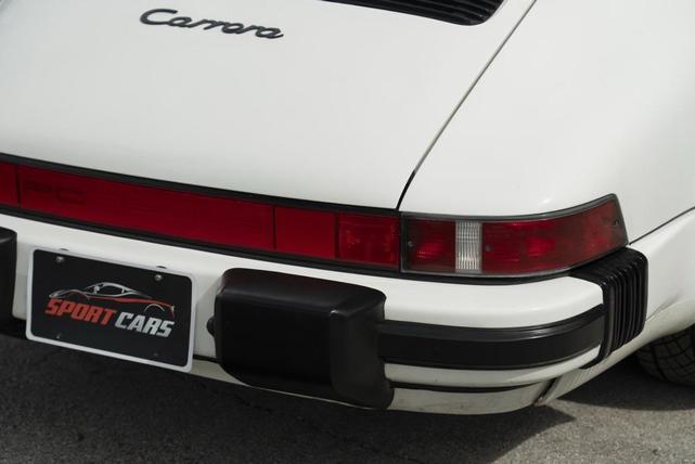 Photo of 1988 White Porsche 911
