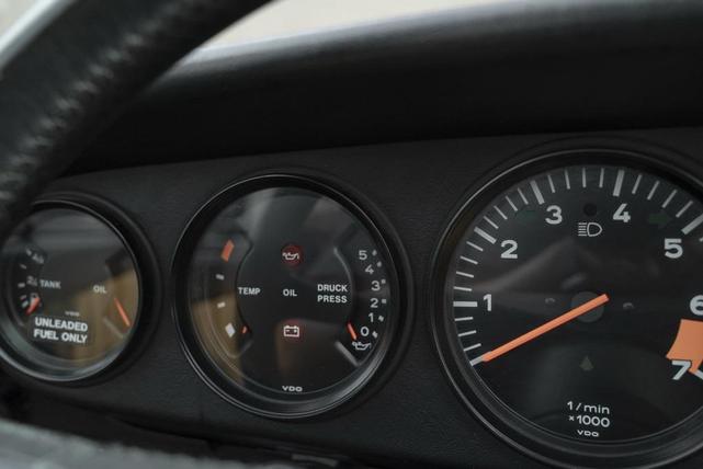 Photo of 1988 White Porsche 911