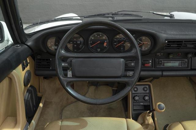 Photo of 1988 White Porsche 911