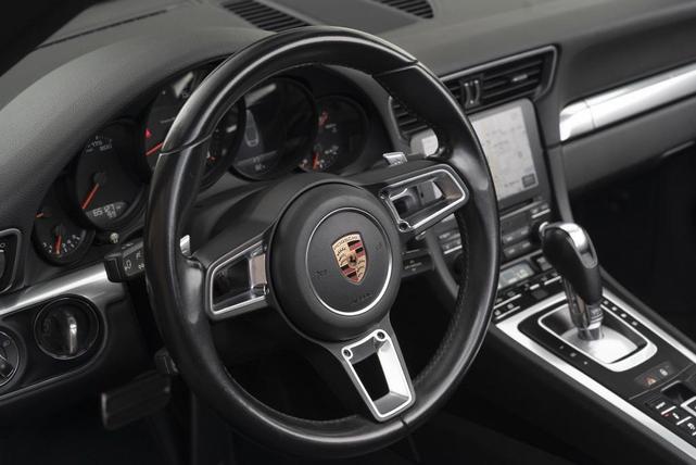 Photo of 2019 Black Porsche 911