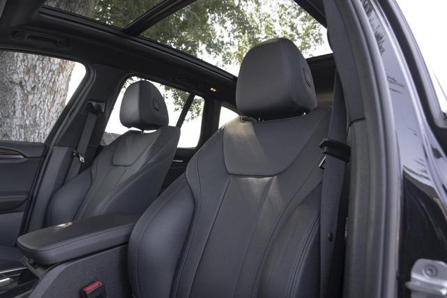 Photo of 2021 Black Sapphire Metallic BMW X3