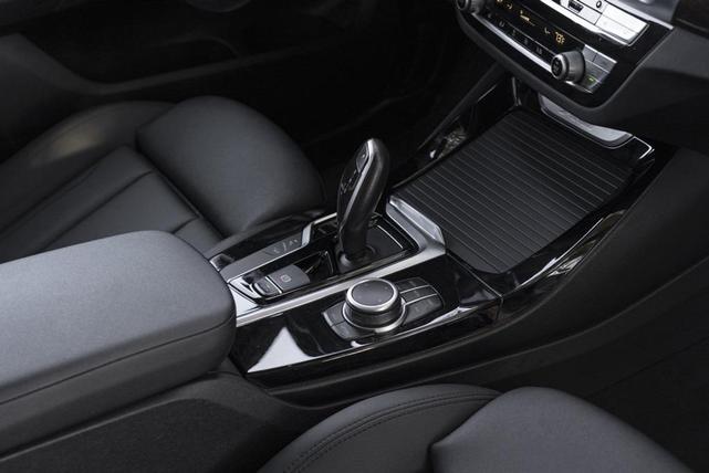 Photo of 2021 Black Sapphire Metallic BMW X3