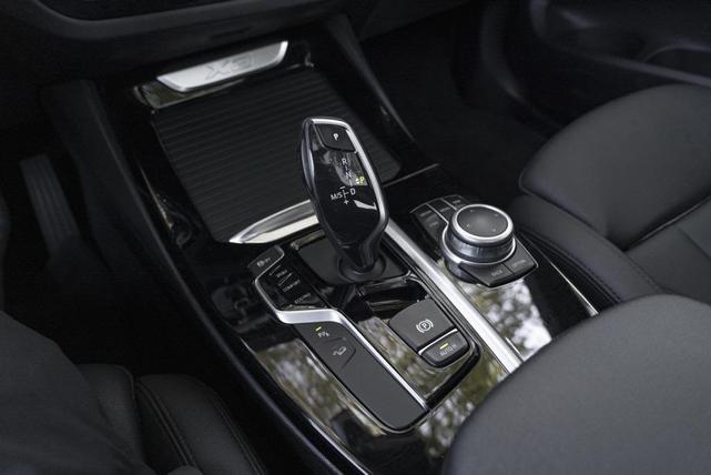 Photo of 2021 Black Sapphire Metallic BMW X3