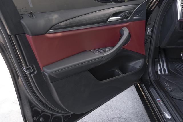 Photo of 2022 Black Sapphire Metallic BMW X3