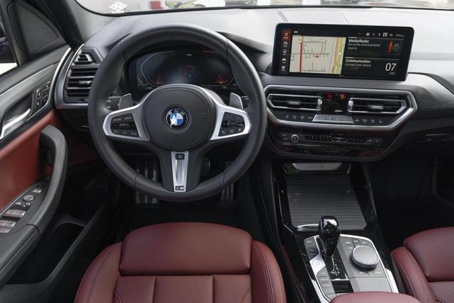 Photo of 2022 Black Sapphire Metallic BMW X3