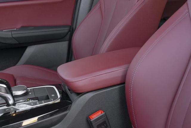 Photo of 2022 Black Sapphire Metallic BMW X3
