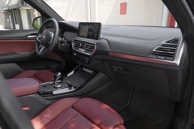 Photo of 2022 Black Sapphire Metallic BMW X3