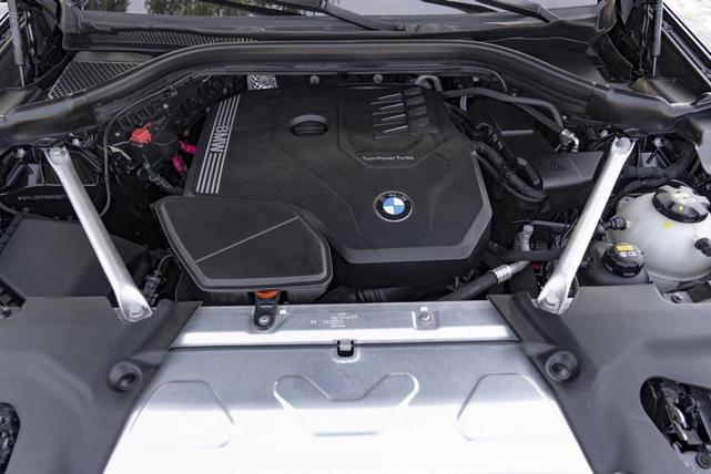 Photo of 2022 Black Sapphire Metallic BMW X3
