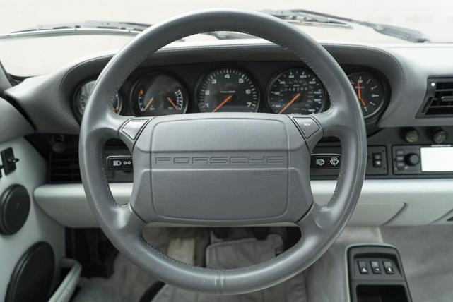 Photo of 1992 White Porsche 911