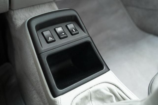 Photo of 1992 White Porsche 911