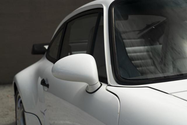 Photo of 1992 White Porsche 911
