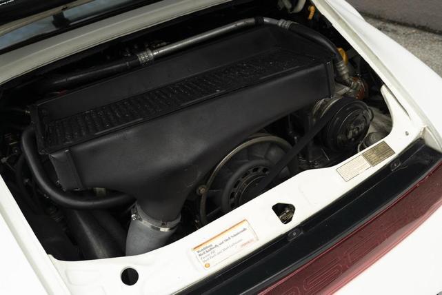 Photo of 1992 White Porsche 911