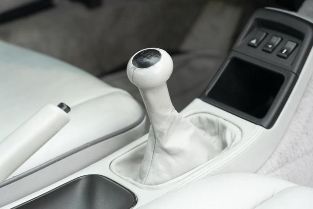 Photo of 1992 White Porsche 911