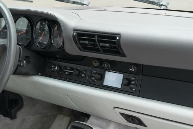 Photo of 1992 White Porsche 911