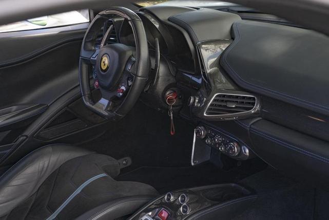 Photo of 2013 Bianco Avus Ferrari 458 Italia
